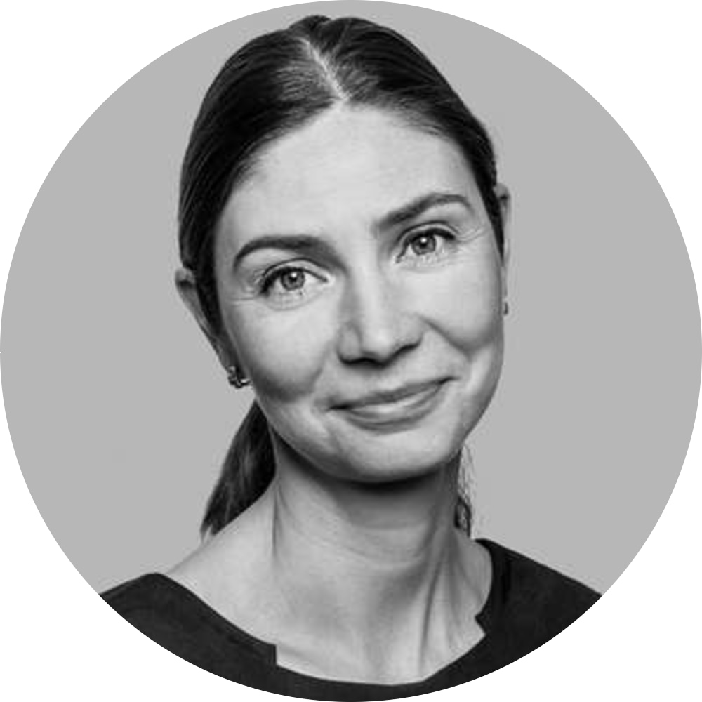 headshot of Rebecca Thorn