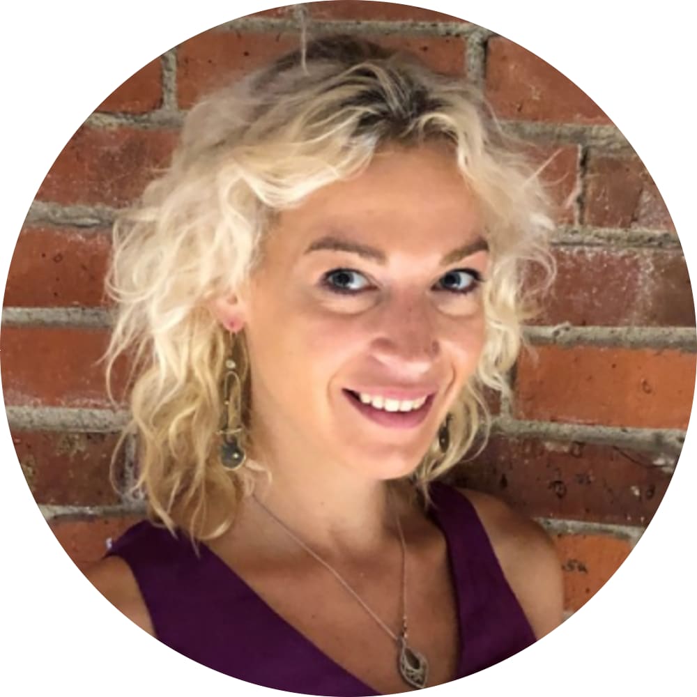 Susanna Cagle headshot